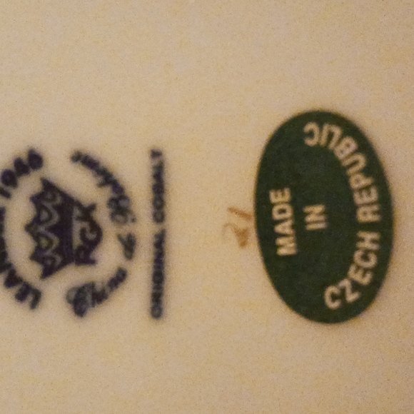 Bohemia Countess Collection Leander 1946 Floral Vase - Picture 4 of 4